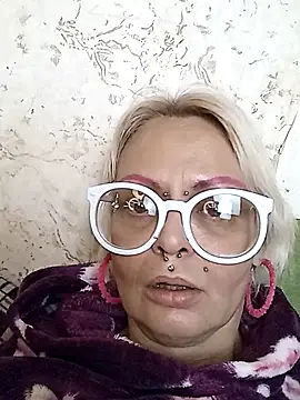 Gardener of Illusions online show from 11-28-25, 01:44