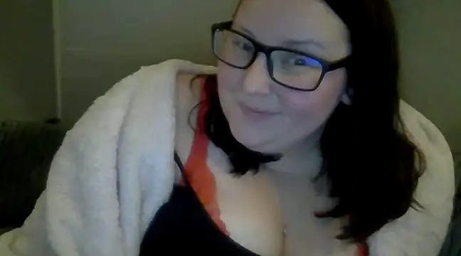 Snapshot of Curvy-Clare-30 chatting on 12-06-24, 10:35 Curvy-Clare-30 online show from 12-06-24, 10:35