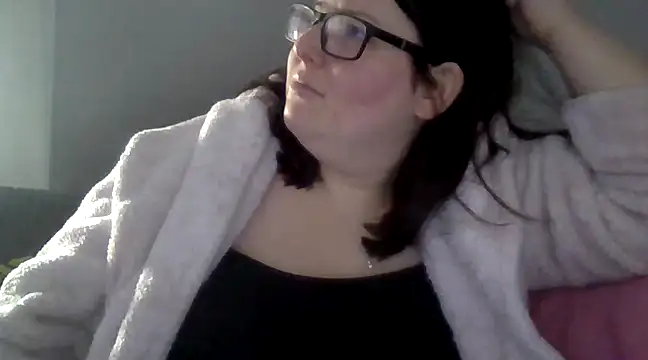 Snapshot of Curvy-Clare-30 chatting on 12-22-24, 11:54 Curvy-Clare-30 online show from 12-22-24, 11:54