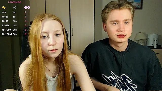 Snapshot of AliceStoneJhonyStone chatting on 02-06-25, 09:28 AliceStoneJhonyStone online show from 02-06-25, 09:28