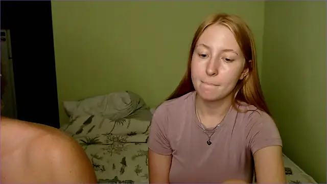 Snapshot of AliceStoneJhonyStone chatting on 09-12-25, 08:30 AliceStoneJhonyStone online show from 09-12-25, 08:30