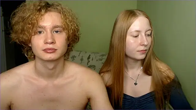 Snapshot of AliceStoneJhonyStone chatting on 10-24-25, 05:01 AliceStoneJhonyStone online show from 10-24-25, 05:01