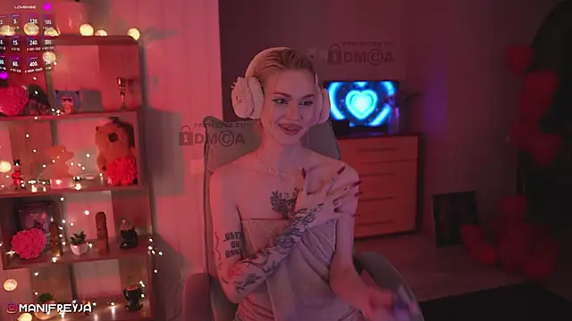 ManiFreyja online show from 03-04-25, 10:38