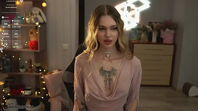 ManiFreyja online show from 10-07-25, 05:36