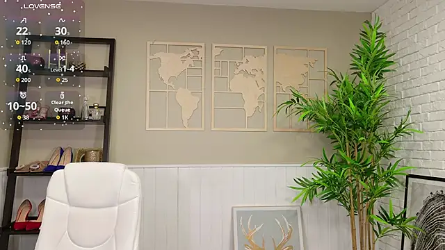 LadyLeea online show from 12-19-25, 05:43