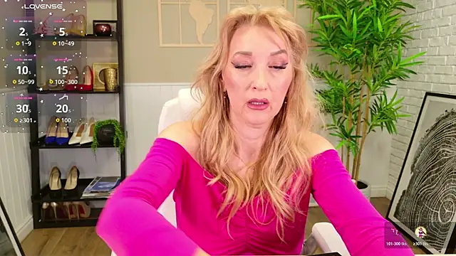 LadyLeea online show from 04-10-26, 04:52