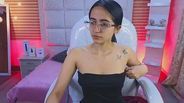 Mia Fischer online show from 04-21-26, 11:28