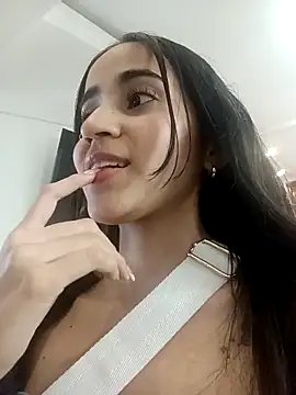 Mia Fischer online show from 10-11-25, 07:04