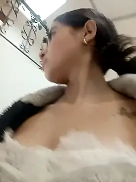 Mia Fischer online show from 11-24-25, 07:14