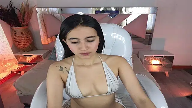 Mia Fischer online show from 12-04-25, 07:13