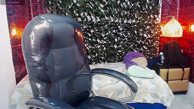 Snapshot of SonicJ25 chatting on 02-26-25, 06:08 SonicJ25 online show from 02-26-25, 06:08