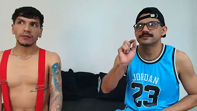 Snapshot of Benjamin_show chatting on 02-28-26, 03:22 Benjamin show online show from 02-28-26, 03:22