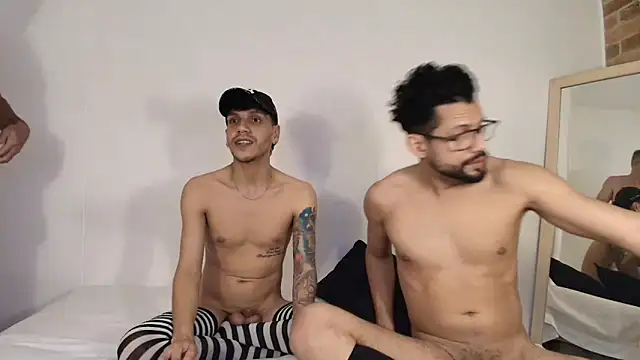 Snapshot of Benjamin_show chatting on 12-18-25, 02:16 Benjamin show online show from 12-18-25, 02:16