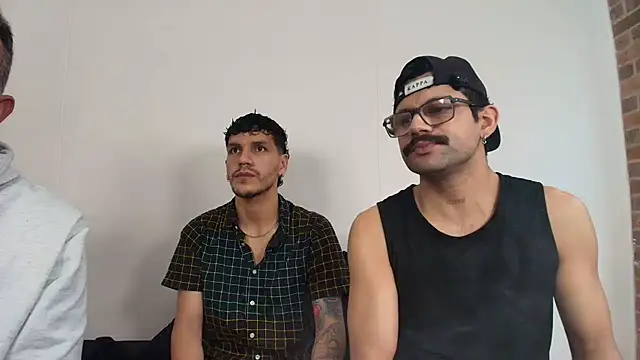 Snapshot of Benjamin_show chatting on 02-08-26, 09:12 Benjamin show online show from 02-08-26, 09:12