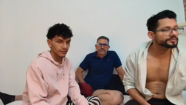 Snapshot of Benjamin_show chatting on 12-18-25, 08:12 Benjamin show online show from 12-18-25, 08:12