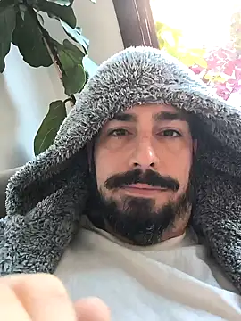 cricrimsBarcelona online show from 12-28-24, 09:31