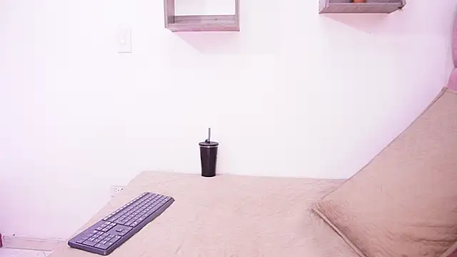 Snapshot of samantha_sw chatting on 09-23-25, 03:13 samantha sw online show from 09-23-25, 03:13