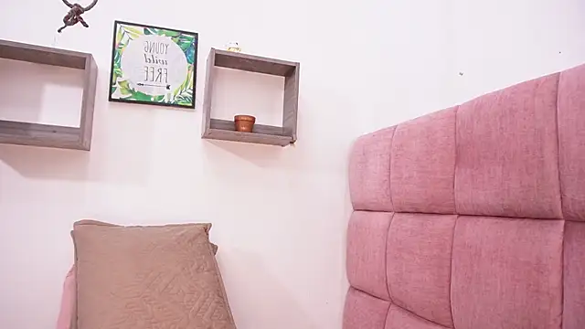 Snapshot of samantha_sw chatting on 10-08-25, 03:19 samantha sw online show from 10-08-25, 03:19