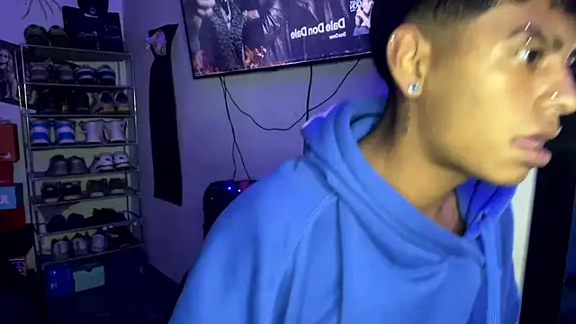 Snapshot of _Billowy_ chatting on 11-14-25, 04:38 Billowy online show from 11-14-25, 04:38