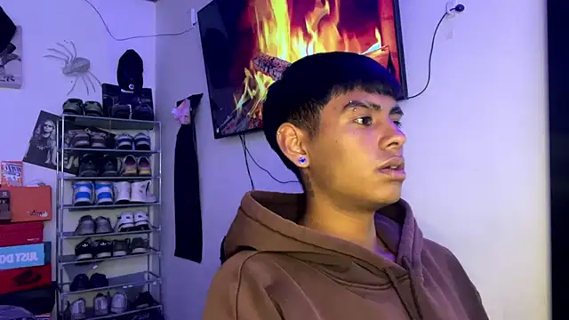 Snapshot of _Billowy_ chatting on 11-24-25, 06:08 Billowy online show from 11-24-25, 06:08