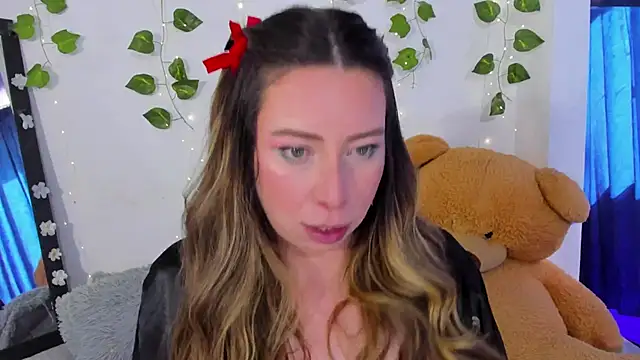 JanneKim online show from 11-26-25, 01:55