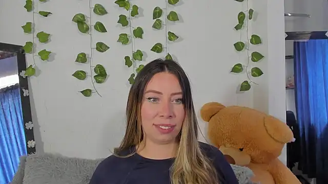 JanneKim online show from 10-30-25, 02:36