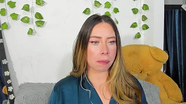 JanneKim online show from 12-01-25, 04:02