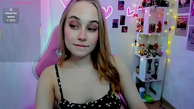 Snapshot of LianaBright chatting on 02-07-26, 02:19 LianaBright online show from 02-07-26, 02:19