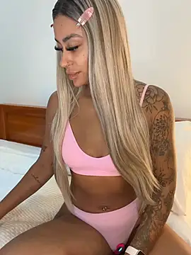 Snapshot of CoCo-Queen chatting on 02-21-26, 03:19 CoCo-Queen online show from 02-21-26, 03:19