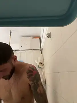 Snapshot of chavito2223 chatting on 09-23-25, 06:15 chavito2223 online show from 09-23-25, 06:15