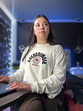 Paloma  LS online show from 10-21-25, 05:23