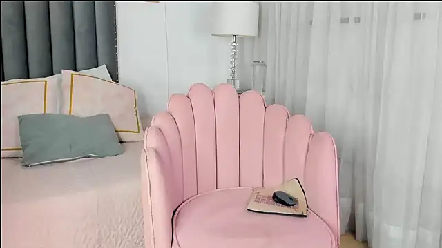 Snapshot of samanta_william chatting on 03-19-25, 03:20 samanta william online show from 03-19-25, 03:20