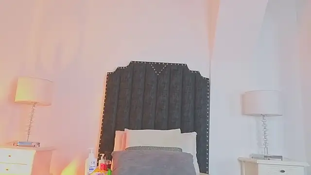 Snapshot of samanta_william chatting on 09-25-25, 03:01 samanta william online show from 09-25-25, 03:01