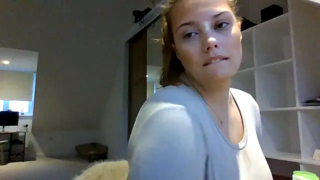 Krystal Tx online show from 10-26-25, 04:07