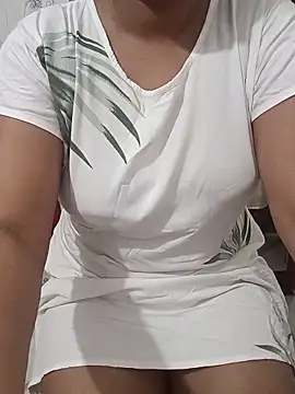 Snapshot of EeshaBhabi chatting on 06-14-26, 01:56 EeshaBhabi online show from 06-14-26, 01:56