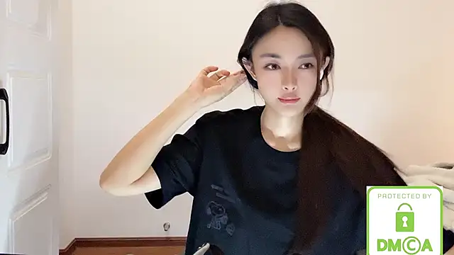 SarahYang online show from 05-12-26, 08:32