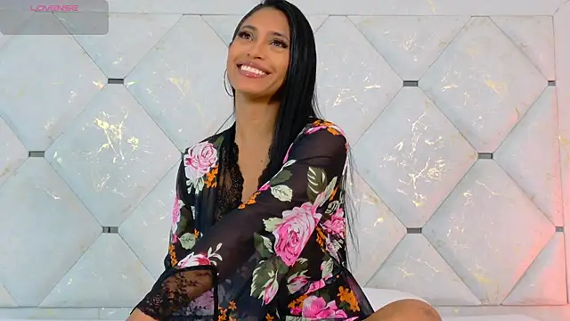 Snapshot of Anna_risse chatting on 10-06-25, 04:13 Anna risse online show from 10-06-25, 04:13