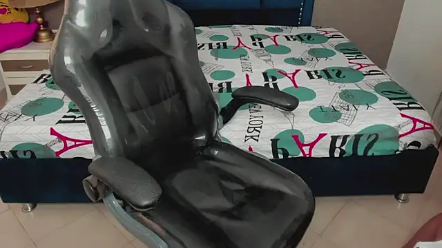 Snapshot of MaiteFlores chatting on 02-16-26, 02:27 MaiteFlores online show from 02-16-26, 02:27