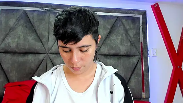 AbbySmiitth  online show from 04-10-26, 11:34