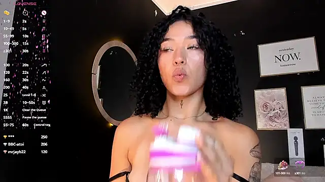 Crystal Dluna online show from 02-26-25, 05:00