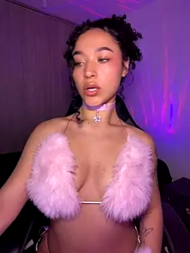 Crystal Dluna online show from 10-08-25, 04:19