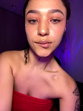 Crystal Dluna online show from 10-15-25, 02:58