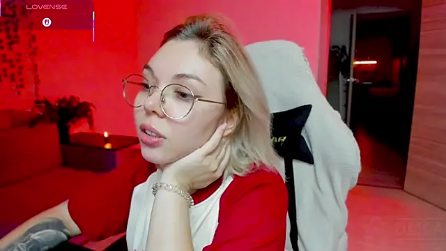 whoa-hoa-hoa-hoa-hoa online show from 11-09-25, 02:32