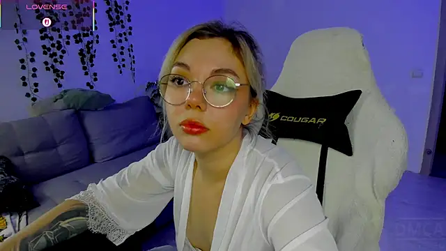 whoa-hoa-hoa-hoa-hoa online show from 11-13-25, 03:49