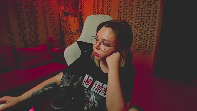 whoa-hoa-hoa-hoa-hoa online show from 04-02-26, 06:36