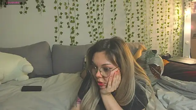 whoa-hoa-hoa-hoa-hoa online show from 02-19-26, 04:37