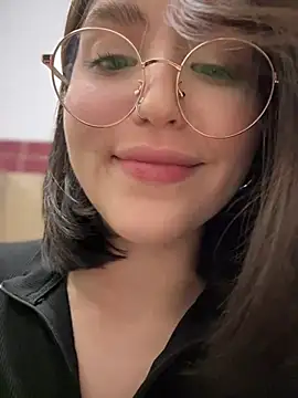 Snapshot of meow_girl chatting on 03-19-25, 10:11 meow girl online show from 03-19-25, 10:11