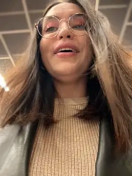 meow girl online show from 11-17-25, 04:55