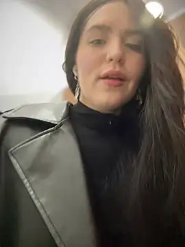 Snapshot of meow_girl chatting on 02-07-25, 03:08 meow girl online show from 02-07-25, 03:08