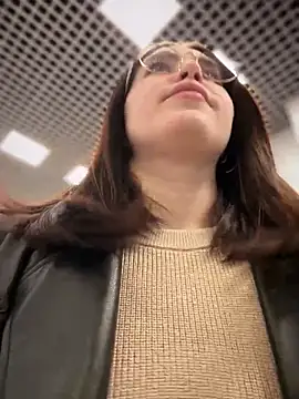 meow girl online show from 10-26-25, 04:07